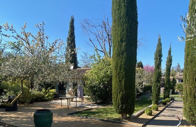charming little mazet surrounded by nature