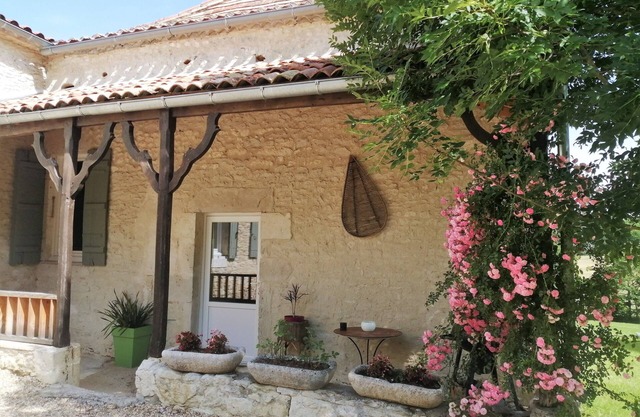 Casa rural de 2 a 10 personas con piscina y estanque, a 30 minutos de Bergerac