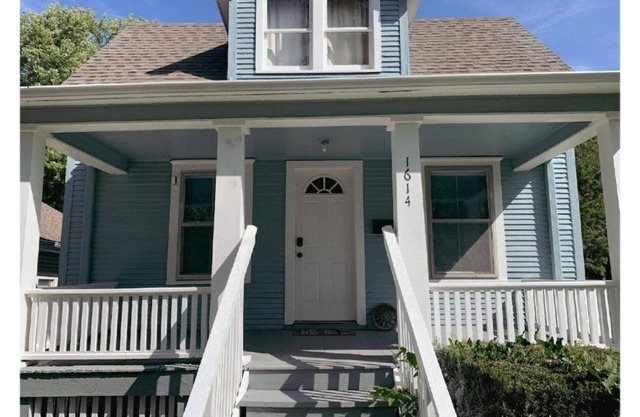 Charming Historic Bungalow in Independence