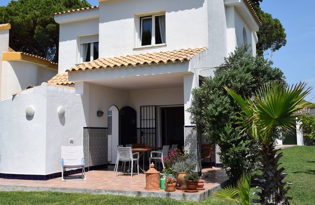 Atractiva casa cerca de hermosas playas con vistas a Faro