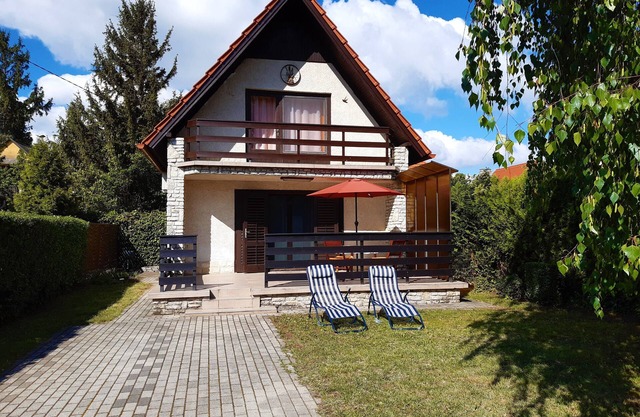 Encantadora casa de vacaciones a 50 m del lago