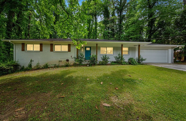 Charming home with game room, private washer/dryer, and WiFi
