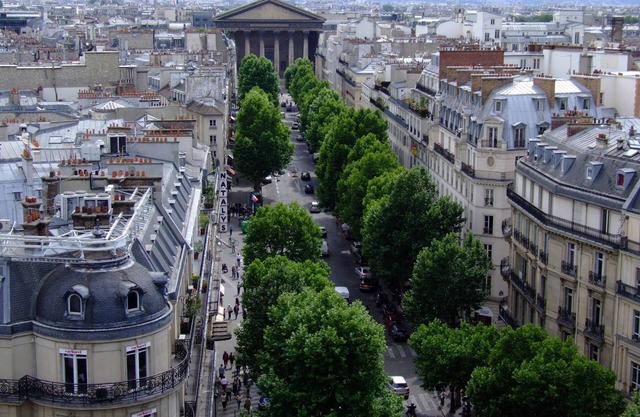 Charming maid's room in the eighth arrondissement