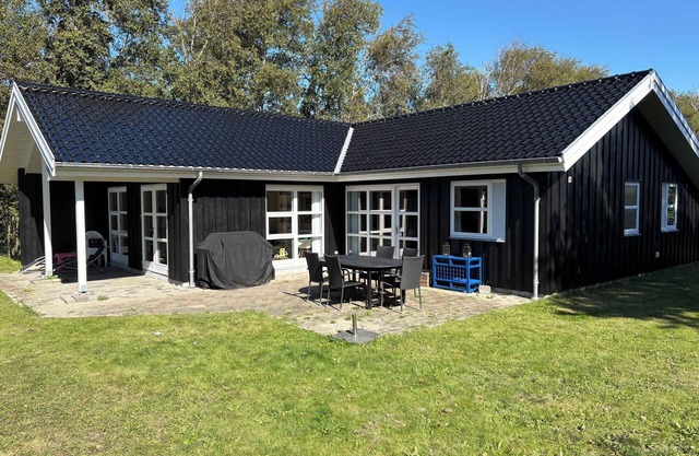 Charming modern summer house 4 min from the beach