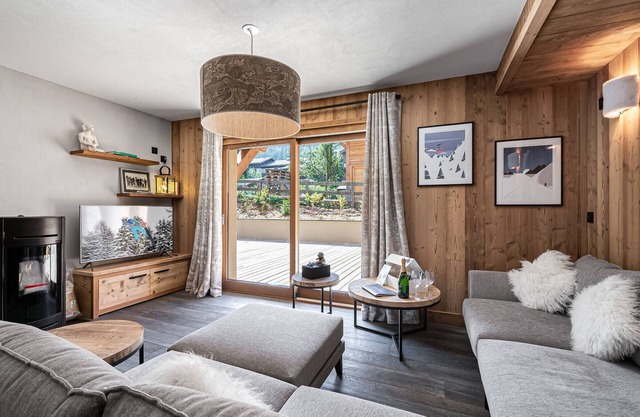 Apartamento encantador cerca de las pistas con terraza y garaje