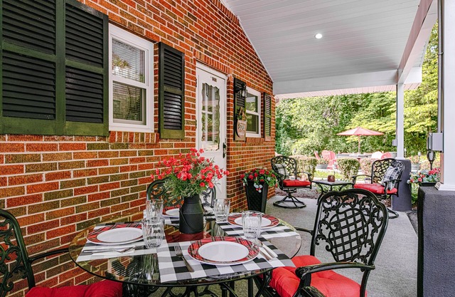 Charming Oasis w/ Alfresco Dining, 3 Smart TVs, Gas Grill & Gym