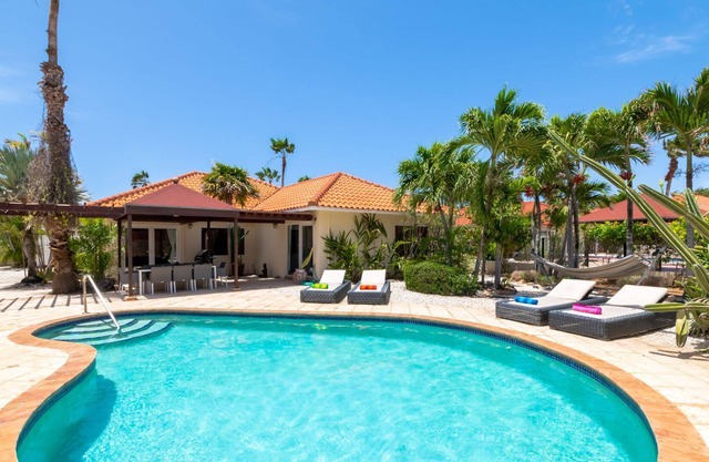 Reduced Rates-PRIVATE VILLA with POOL close to MALMOK BEACH - Opal Jewel 4BR villa