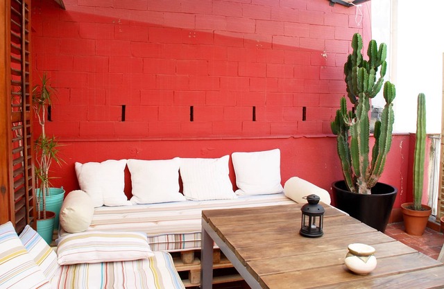 Ático con Encanto Barcelona Cerca del Centro Terraza Privada Estancia mínima 32 noches