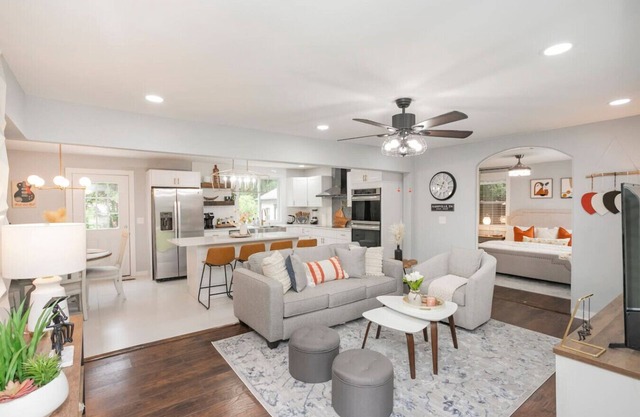 ✶Charming & Pristine✶ Renovated 3BR ✶ Near DT!
