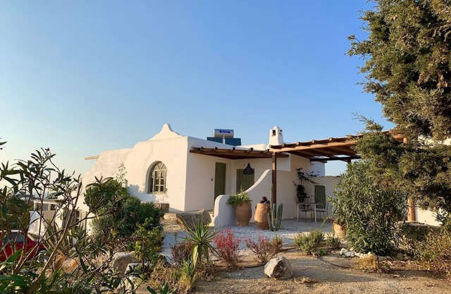 Charming Private Greek Heritage Retreat (Tavros)