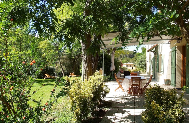 Charming provencal farmhouse with swimming pool