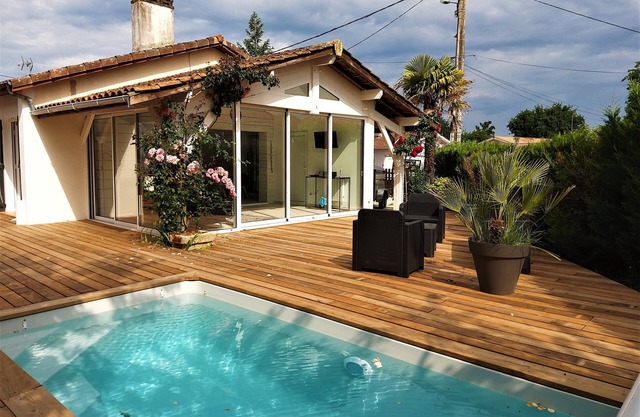 Charming, quiet villa with heated pool