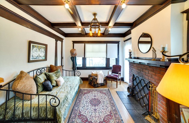 Charming Redlands Duplex Near Park w/ Shared Yard