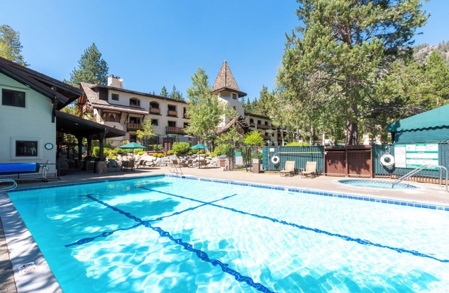 Charming Retreat in Any Season w/Balcony and Kitchen