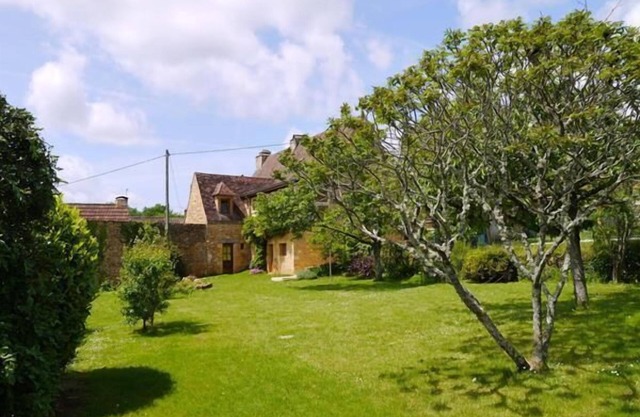 CASA DE PIEDRA CON ENCANTO CON JARDÍN CERRADO Y PISCINA PRIVADA CERCA DE SARLAT
