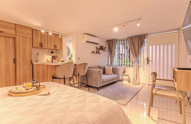 Charming studio in Laureres with AC +Hot Water
