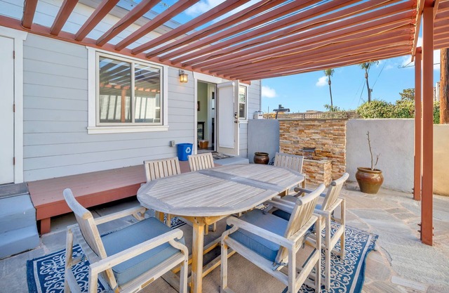Charming Studio in Prime Location - The Balboa Bungalow - New Listing