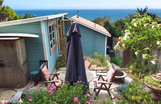 Cottage Summerland Beach encantadora con vista al mar ... a pie de la ciudad y de la playa!