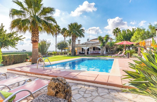 Encantadora villa "Finca Santa Eulalia Petit" con porche y piscina
