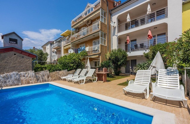 Encantadora villa a sólo 500 metros de la playa con vistas al mar, piscina privada, barbacoa, lavadora