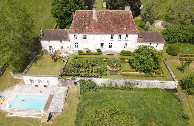 Casa de campo 'Barbadeau' – Piscina, castillo del siglo XVI, estancias excepcionales