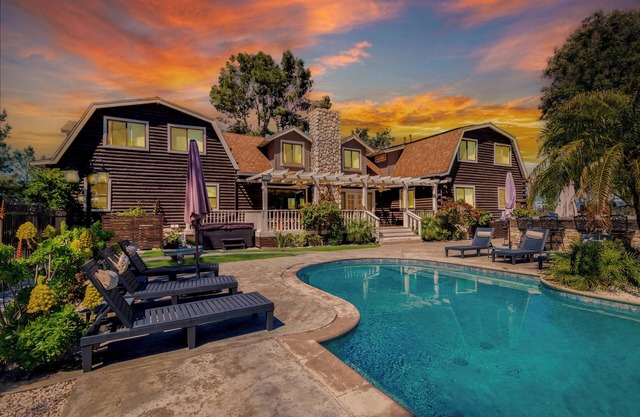 Chateau Syrah by AvantStay | Picturesque Estate w/ Pool, Hot Tub & Pickleball