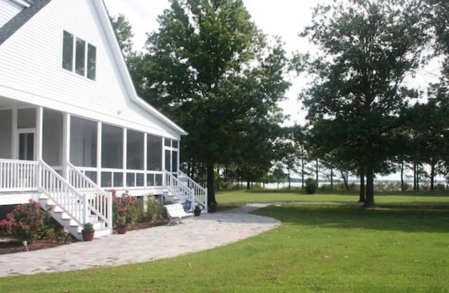 Retiro frente al mar en Chesapeake con piscina
