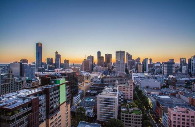 Chic 2 Bedroom Apartment at Beckett Street Melbourne CBD