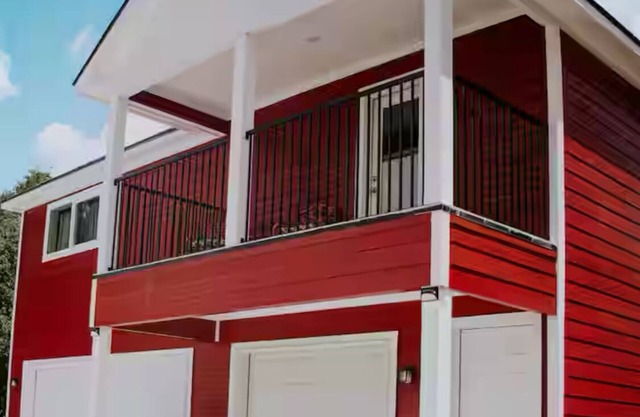 Chic 2-bedroom apartment with WiFi, AC in awesome Houston. Pet friendly.