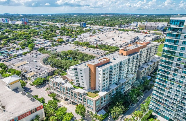 Chic 2-bedroom apartment with AC, fitness room in fabulous Miami