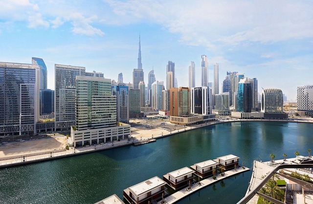 Chic and Modern: Downtown Dubai/Business Bay Studio with Spectacular Dubai Views
