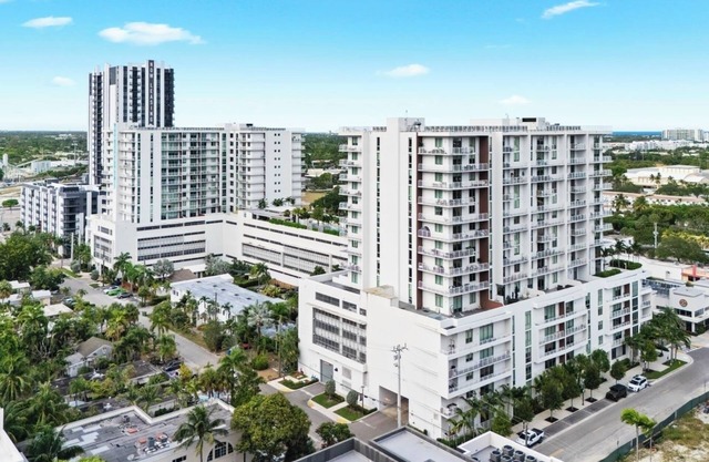 Chic 2BR Downtown Fort Lauderdale Apt w/ Pool