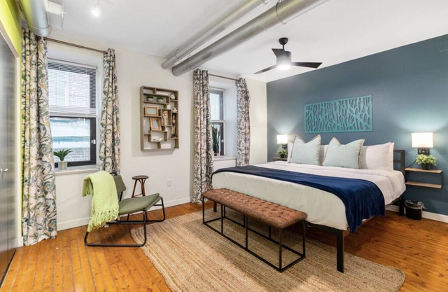 Chic Apartment with King Bed in Old City