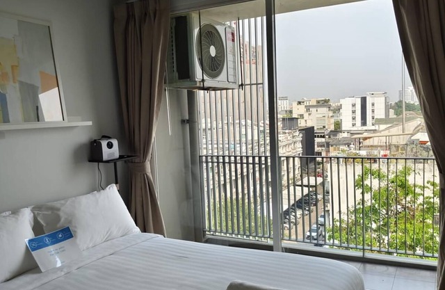 Chic Low Rise Studio with fitness room, WiFi in vibrant Thonglor-Ekamai