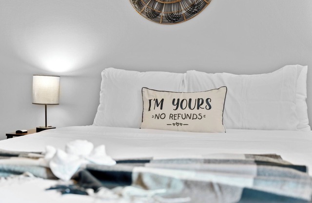 Chic Suite/Mins to L Train /Laundry/Free Parking