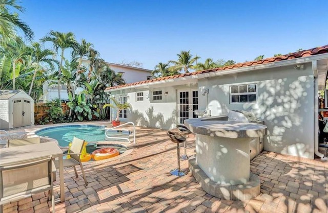 Chic Victoria Park Villa with Heated Pool and Spa