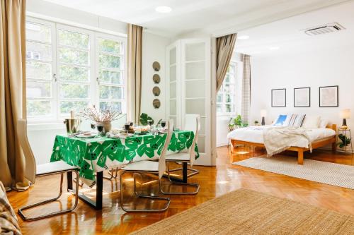 Chill Flow 110m2 with Balcony Old Town Renovated