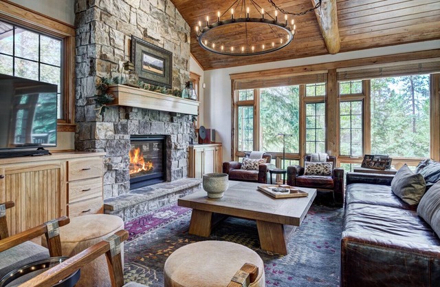 Christie Heights Lodge — Luxury Living on Peak 8