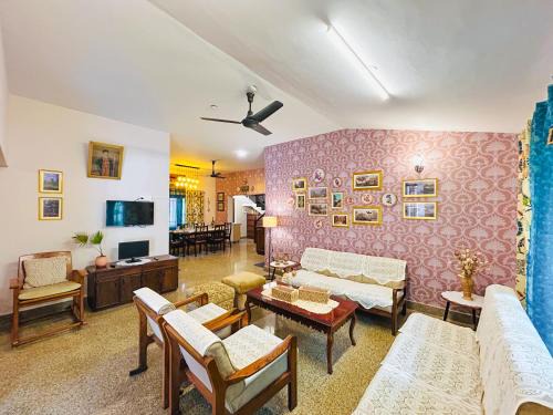 Cine Castle 4BHK Luxury Spacez Villa