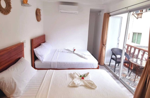 CiNta Hotel - Triple Room with Balcony