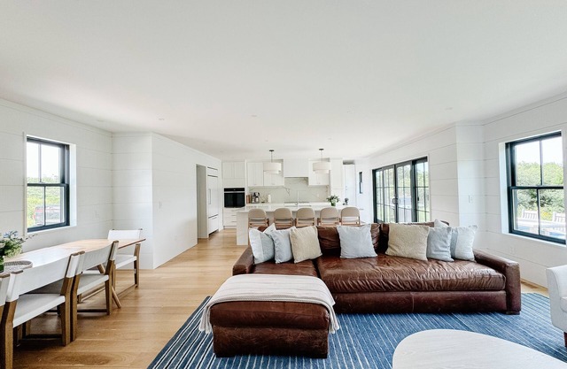 CISCO Modern 4 bedroom, 4 1/2 bath Spacious Family Home on Cisco Beach Bike Path