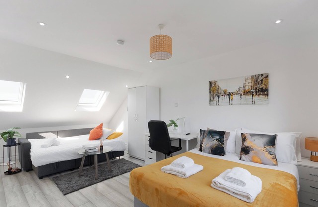 Harrow Haven Retreat - Modern City Apartment