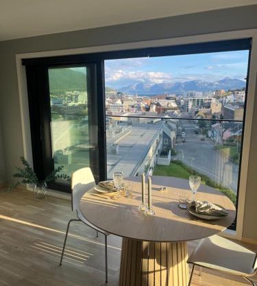 City Center 7th Floor Apartement with Beautiful View 2 bedroom Free parking