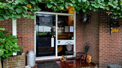 City Farmer Amsterdam Guesthouse, Bed, Bike and Breakfast
