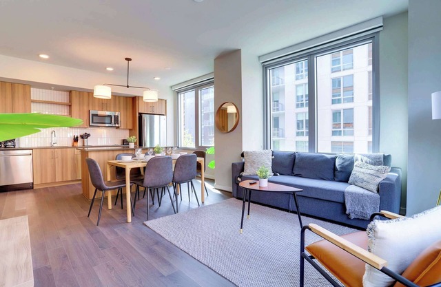 Stylish Condo @Clarendon with Rooftop Views