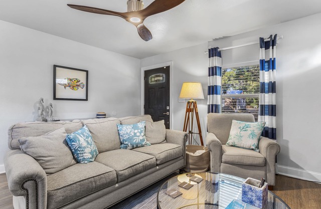 Classic Cottage just mins to the Beach and Downtown!