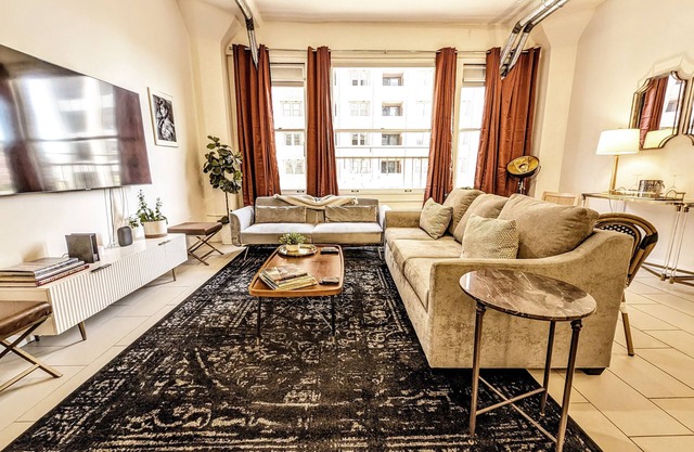 Loft Glamuroso en DTLA con Alberca, Vistas 360° + Parking