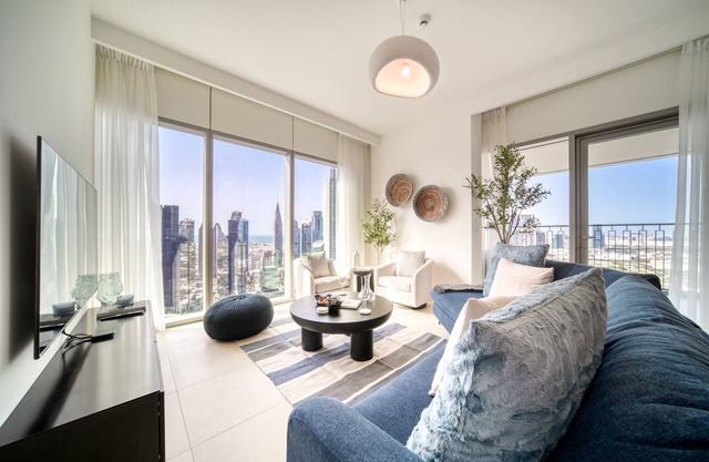 Classy Downtown 2BR w/ City View Balcony