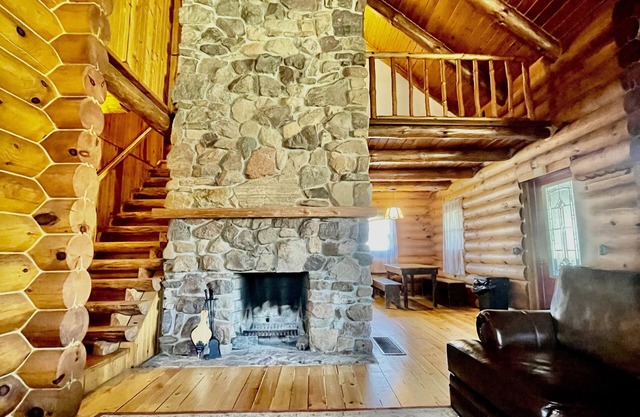 Clean Log Cabin in Trout Fishing mecca!!!!