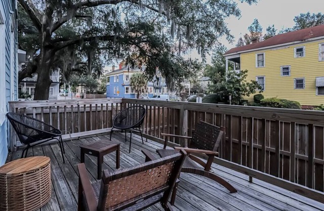 Clean Suite: Downtown Starland Yard Forsyth Park - Lower